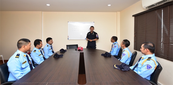 ฝึกอบรม